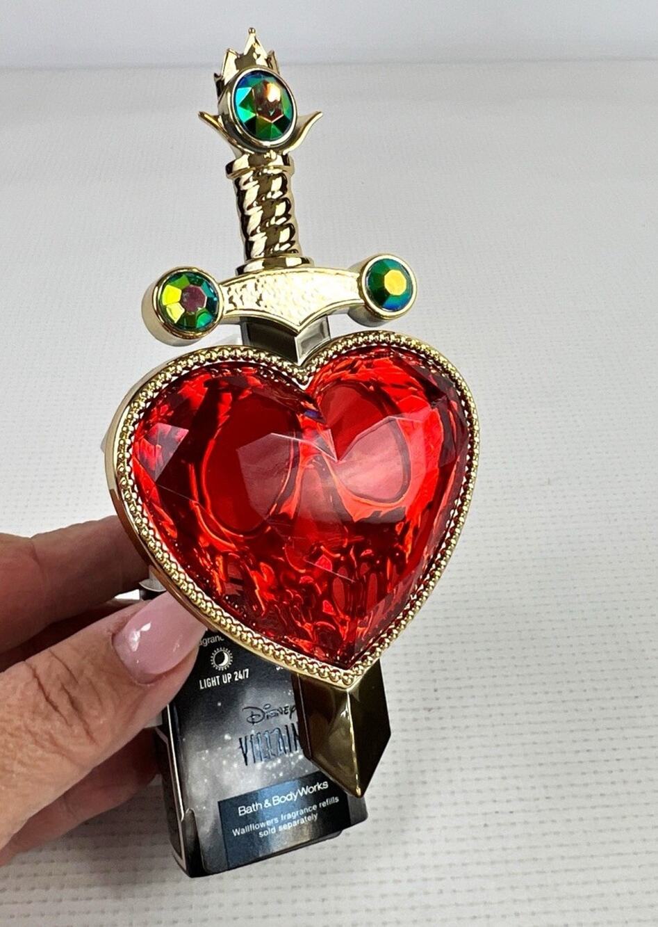 Bath & Body Works Disney Villains Evil Queen Pierced Heart Wallflower Plug In